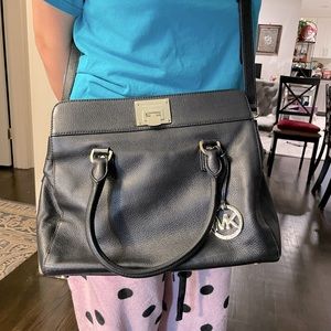 Michael Kors leather large size purse